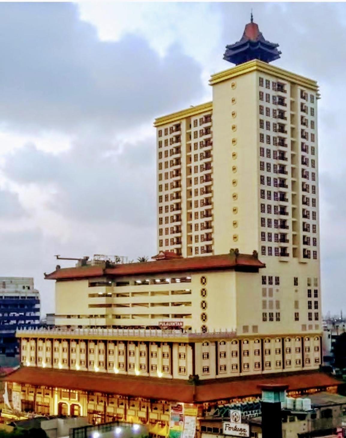 2Br Lucky Tower Residence Jakarta Old Town Top Floor Condo Exterior photo