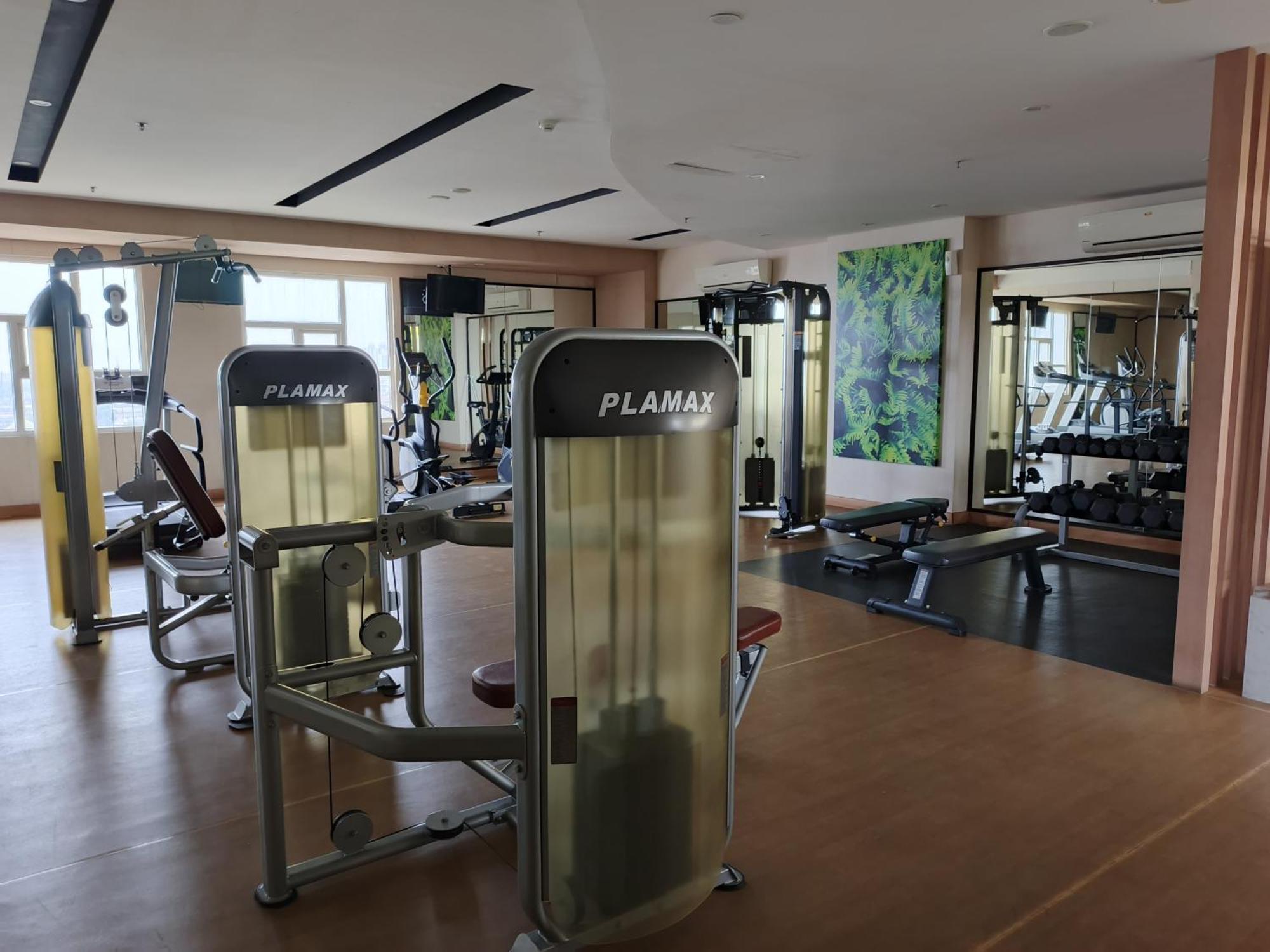 2Br Lucky Tower Residence Jakarta Old Town Top Floor Condo Exterior photo