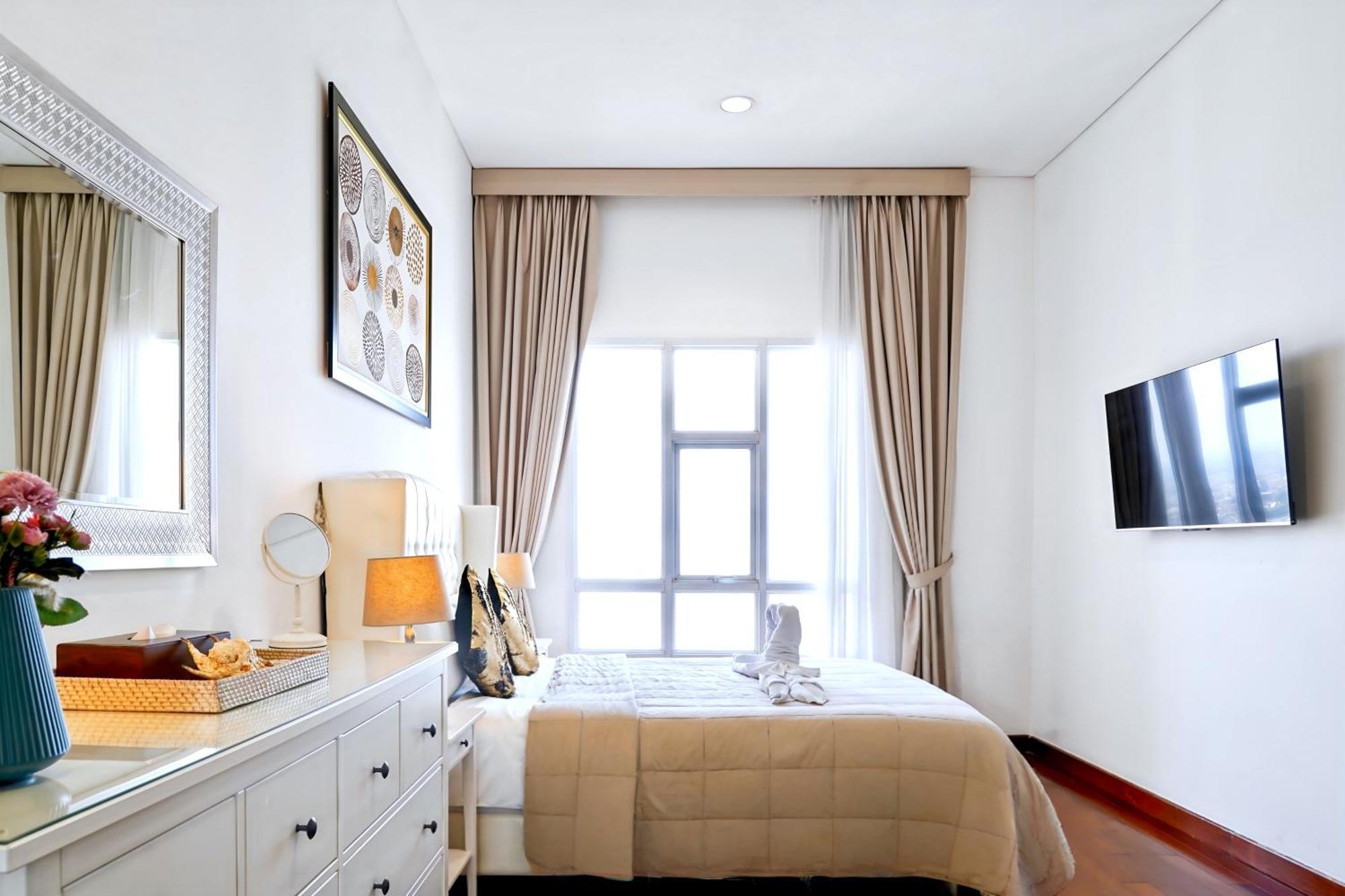 2Br Lucky Tower Residence Jakarta Old Town Top Floor Condo Exterior photo