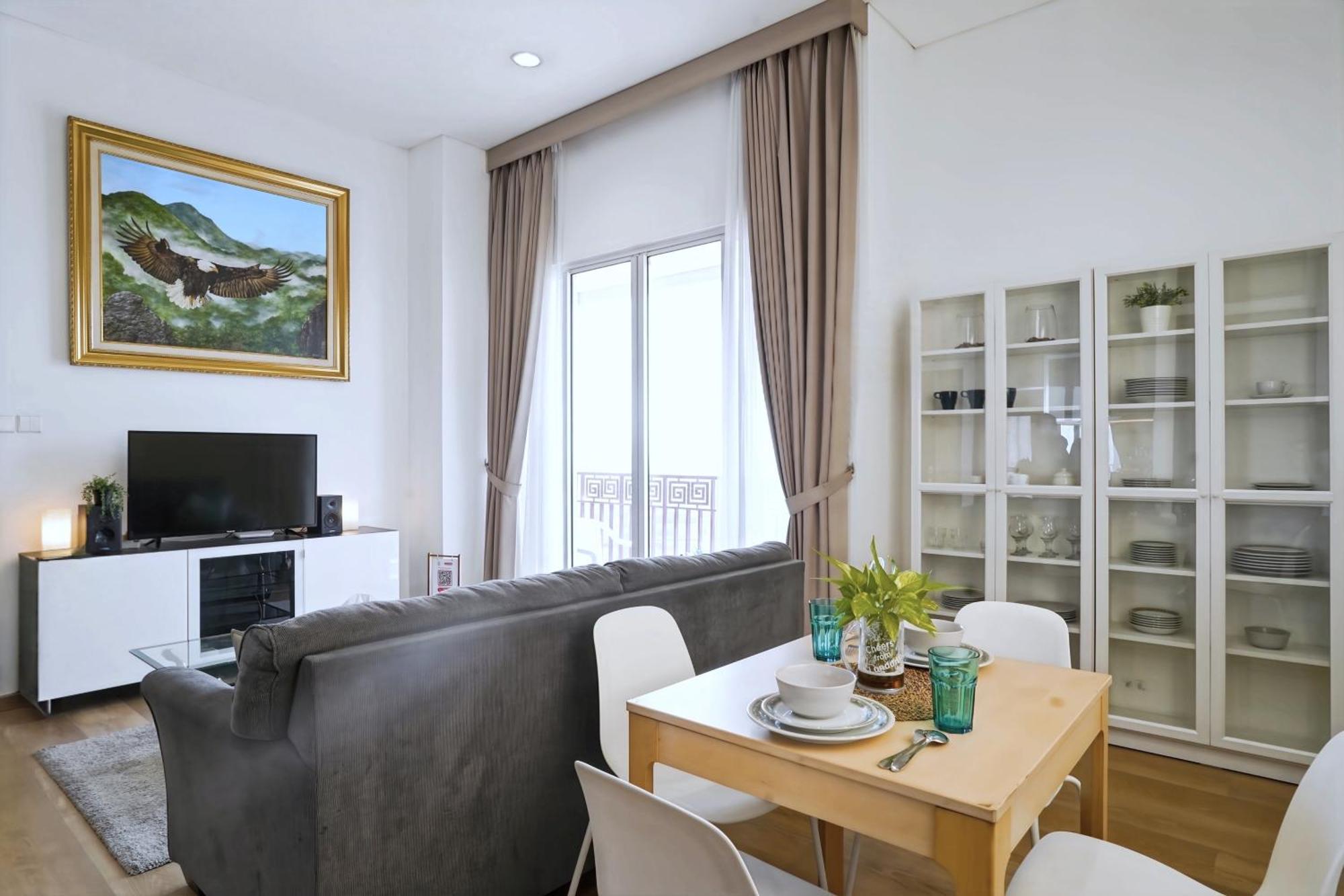 2Br Lucky Tower Residence Jakarta Old Town Top Floor Condo Exterior photo