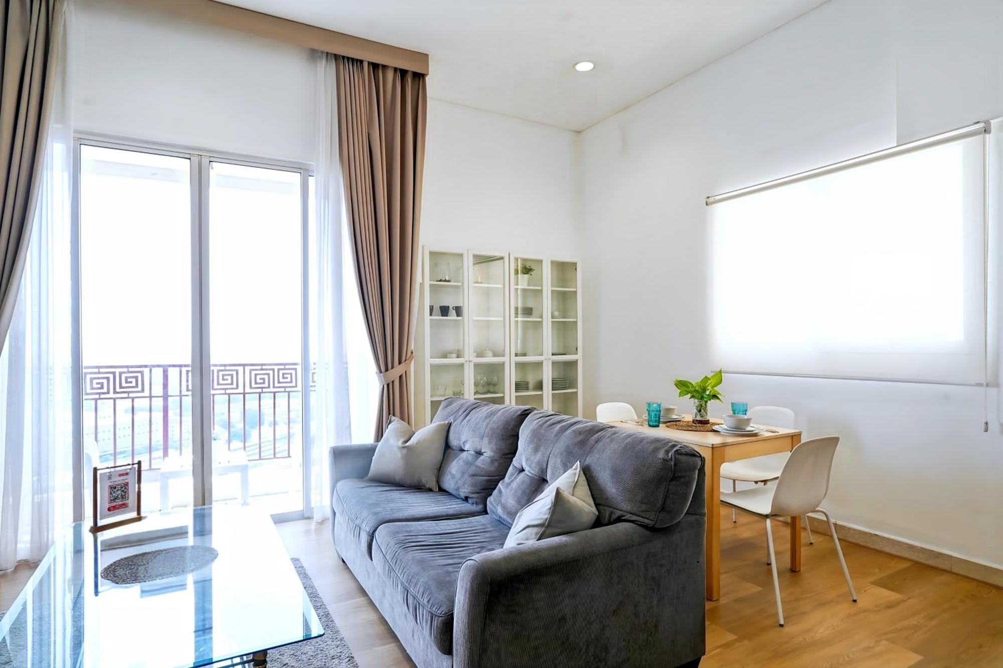 2Br Lucky Tower Residence Jakarta Old Town Top Floor Condo Exterior photo